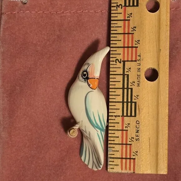 Vintage Wooden Takahashi Style Hand Painted Cockatoo Bird Pin Brooch 2.25" X .75 - Picture 2 of 12